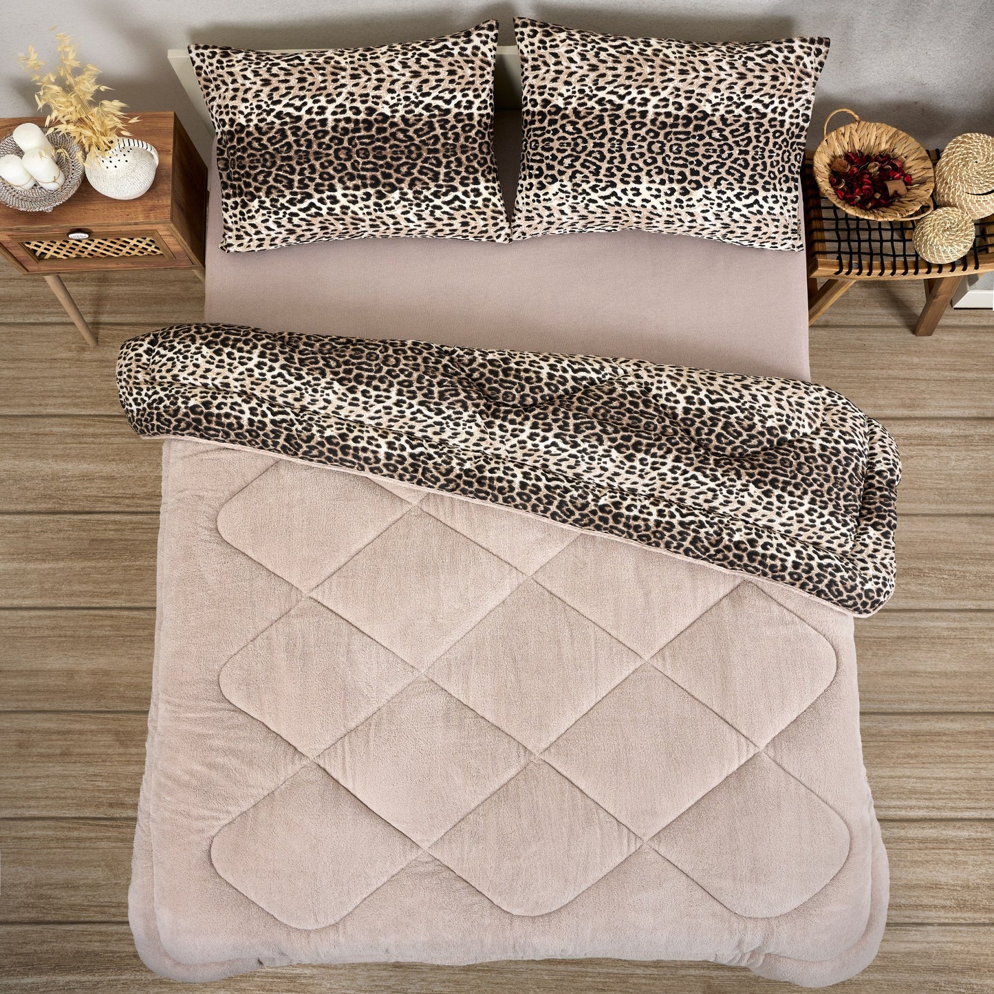 Premium Reversible Sleep Set – Ultra Soft 4 Seasons Comforter