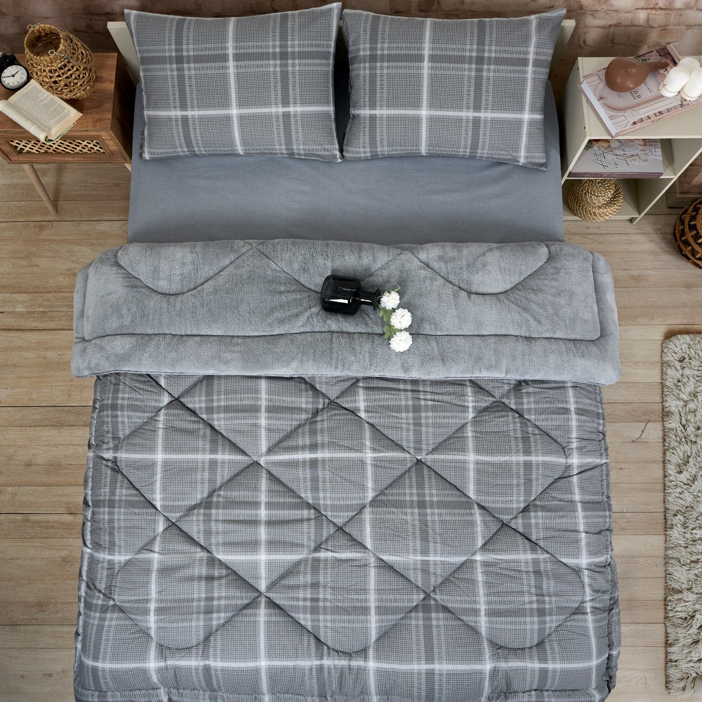 Premium Reversible Sleep Set – Ultra Soft 4 Seasons Comforter